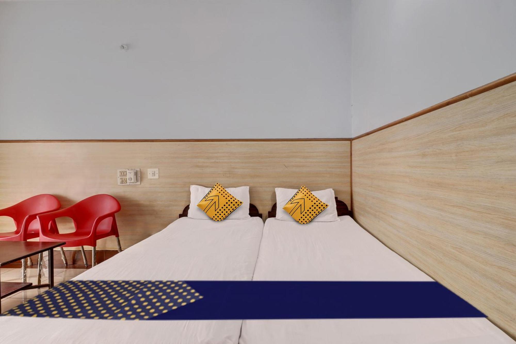 Spot On Ganga Yatri Nivas Hotel Gundlupet Exterior photo